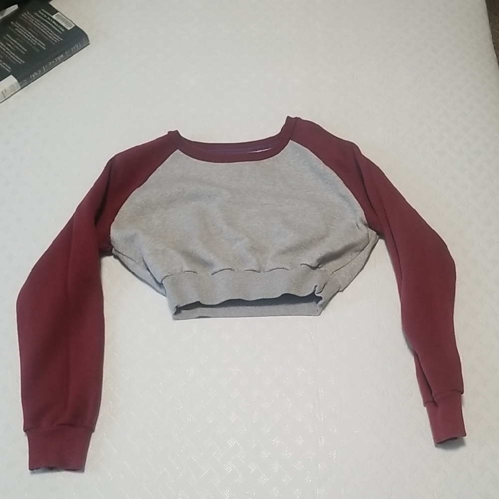 Gray and Red Women's Raglan Crop Top